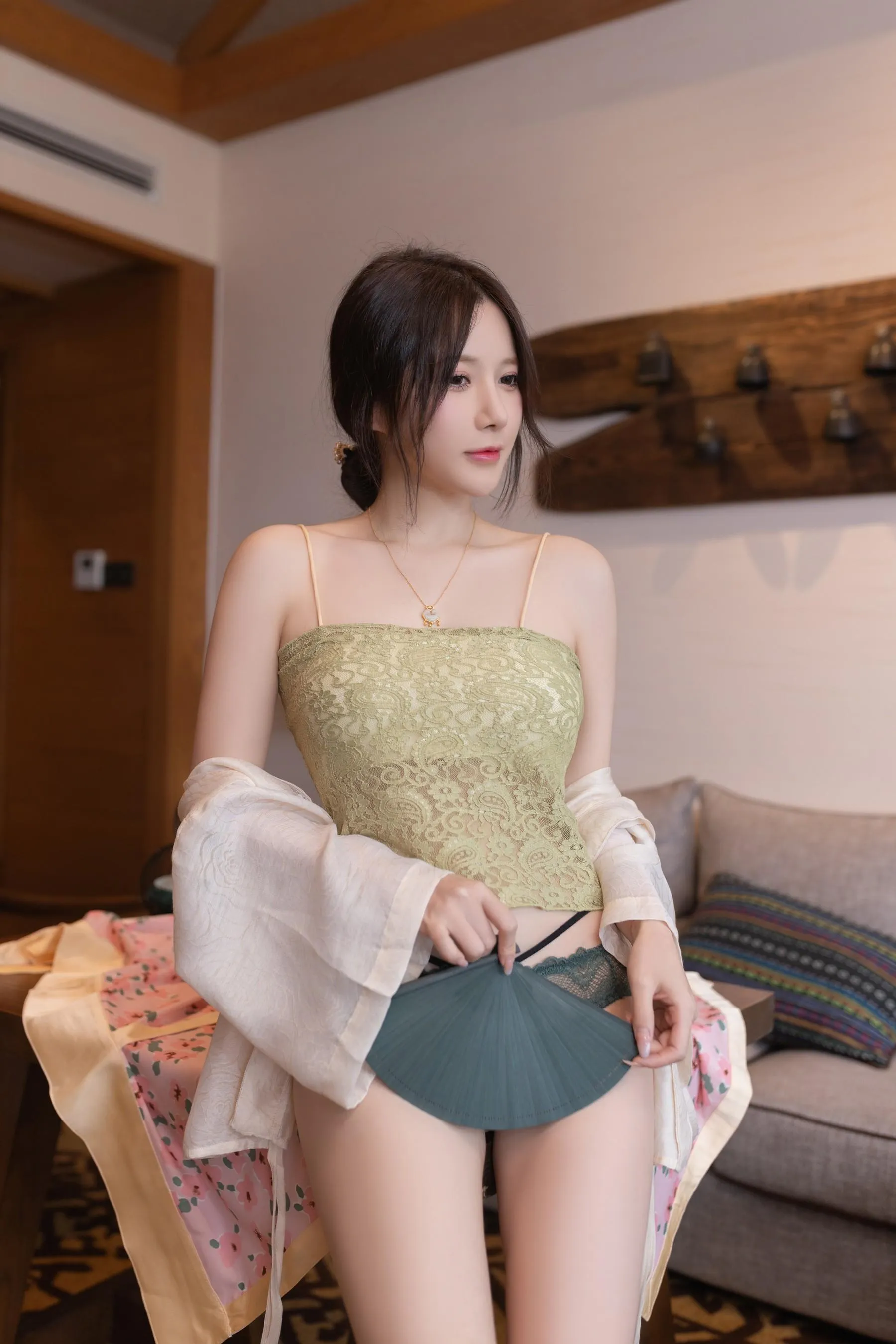 NO.0001 秀人名模鱼子酱Fish内部私购不上架写真 真空露乳 [74P]插图4